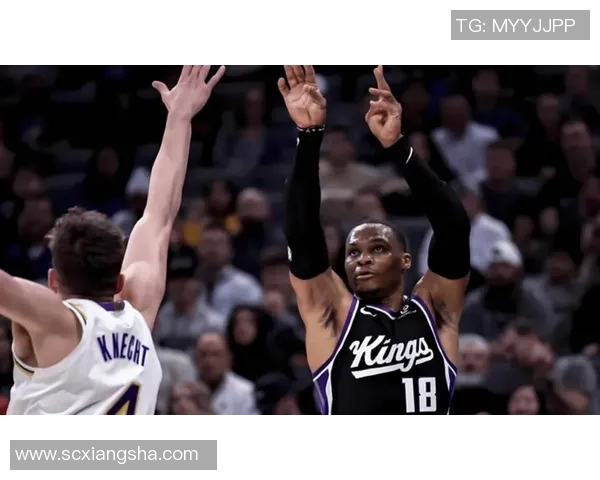 206次三双路程悲！363万威少拼尽全力仍吞连败 美媒：37岁仍超卓